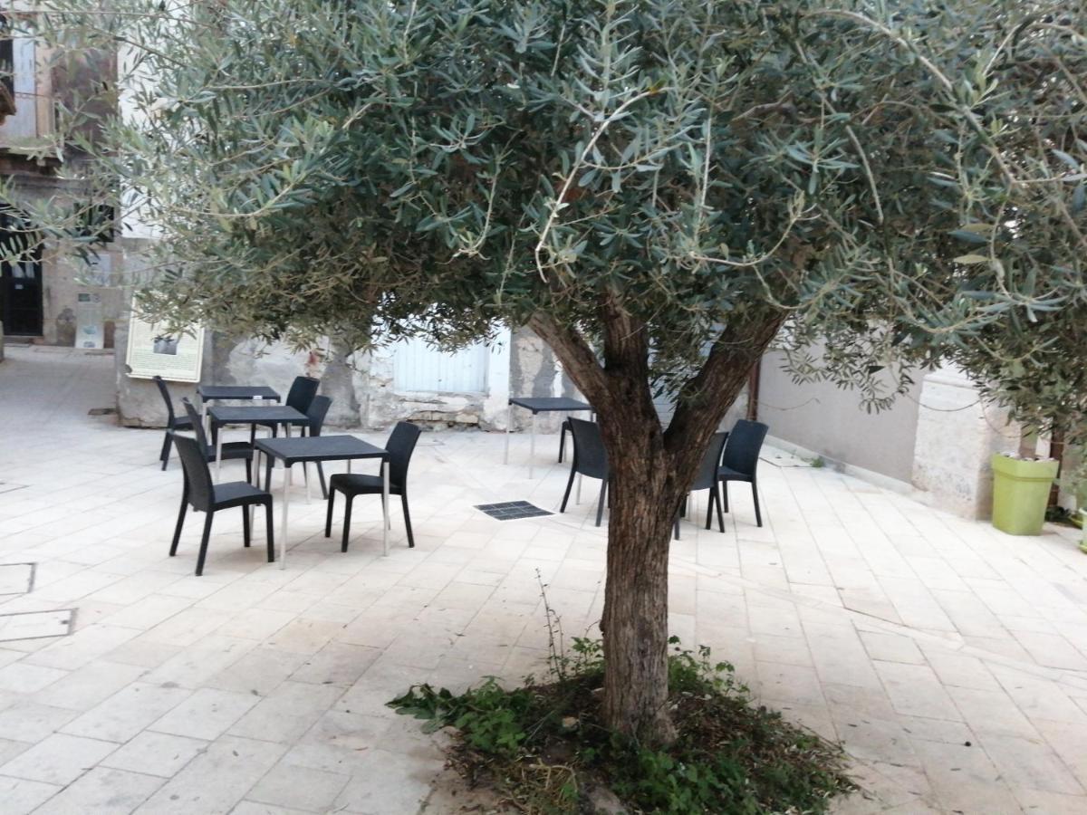 Pollon Room Ortigia Syracuse Buitenkant foto